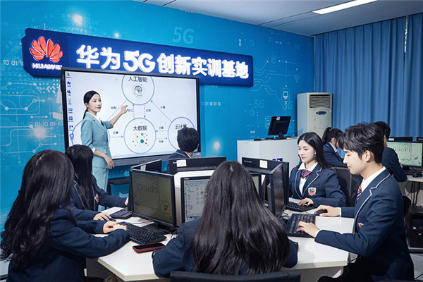 全省首家橄榄球项目后备人才训练基地落户我市(图1)